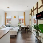 Backhome - L - Parkhaus - Fantastische Schlosslage - Smarttv - Waschmaschine - Netflix - 50qm - 24h Checkin- 3 Appartement
