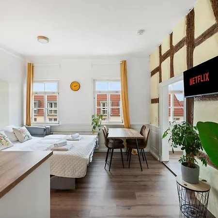 Backhome - L - Parkhaus - Fantastische Schlosslage - Smarttv - Waschmaschine - Netflix - 50qm - 24h Checkin- 3 Apartment