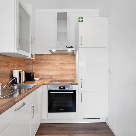 Backhome - L - Parkhaus - Fantastische Schlosslage - Smarttv - Waschmaschine - Netflix - 50qm - 24h Checkin- 3 Apartment *