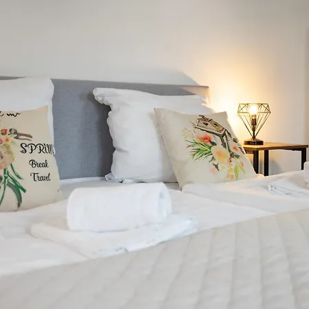 Appartement Backhome - L - Parkhaus - Fantastische Schlosslage - Smarttv - Waschmaschine - Netflix - 50qm - 24h Checkin- 3 *