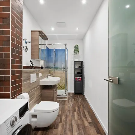 Backhome - L - Parkhaus - Fantastische Schlosslage - Smarttv - Waschmaschine - Netflix - 50qm - 24h Checkin- 3 Appartement Ludwigsburg