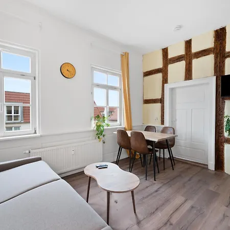 Backhome - Suite L - Parkhaus - Fantastische Schlosslage - Smarttv - Waschmaschine - Netflix - 50Qm - 24H Checkin- Apartment 3 * Ludwigsburg